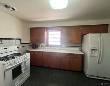 480 W Hazeltine Avenue - Photo Thumbnail 2