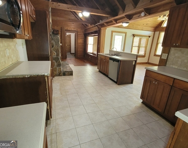 2391 Booth Circle - Photo Thumbnail 27