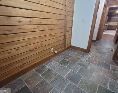 2391 Booth Circle - Photo Thumbnail 23