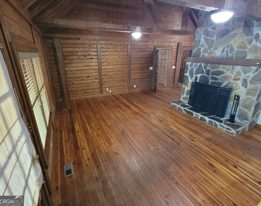 2391 Booth Circle - Photo Thumbnail 15