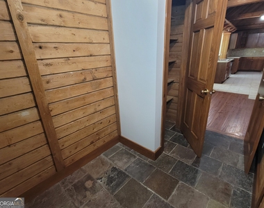 2391 Booth Circle - Photo Thumbnail 21