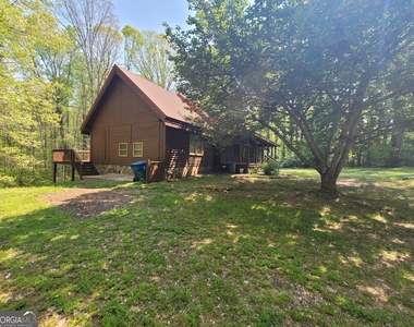 2391 Booth Circle - Photo Thumbnail 4