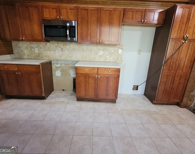 2391 Booth Circle - Photo Thumbnail 28
