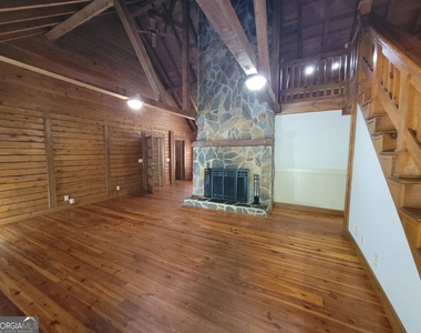 2391 Booth Circle - Photo Thumbnail 13