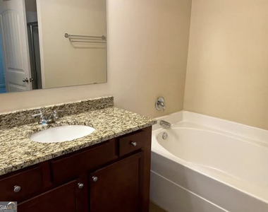 1331 Kingston Trail - Photo Thumbnail 31
