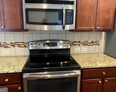 1331 Kingston Trail - Photo Thumbnail 32