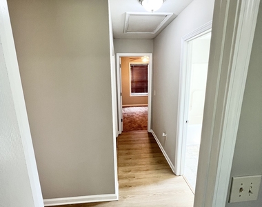 309 Christian Lane - Photo Thumbnail 9