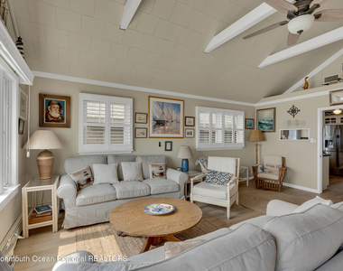 61 Beach Front - Photo Thumbnail 5