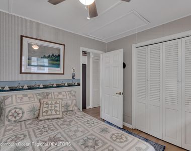 61 Beach Front - Photo Thumbnail 9