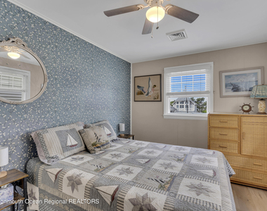 61 Beach Front - Photo Thumbnail 8