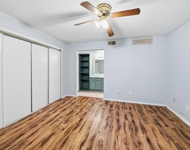9835 Walnut Street - Photo Thumbnail 3