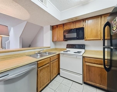 9835 Walnut Street - Photo Thumbnail 5