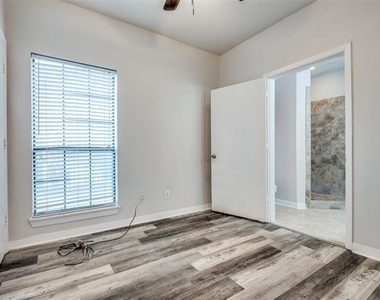 2815 Reagan Street - Photo Thumbnail 8