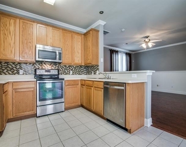 10120 Cherry Hill Lane - Photo Thumbnail 8