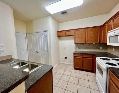 848 Mirabell Court - Photo Thumbnail 9