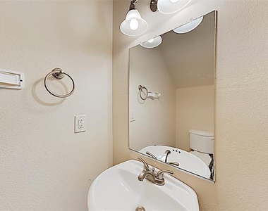1540 Aldra Drive - Photo Thumbnail 13