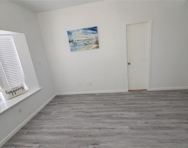 5100 Verde Valley Lane - Photo Thumbnail 6
