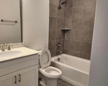 2043 Atlantic Avenue - Photo Thumbnail 7