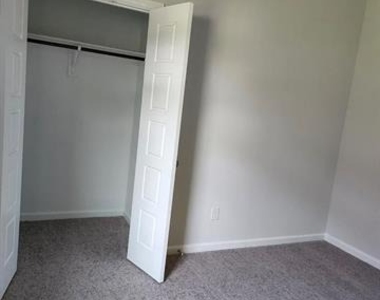 2043 Atlantic Avenue - Photo Thumbnail 5