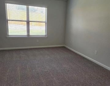 2043 Atlantic Avenue - Photo Thumbnail 21