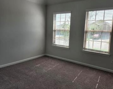 2043 Atlantic Avenue - Photo Thumbnail 8