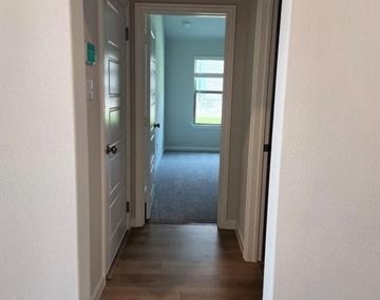 2043 Atlantic Avenue - Photo Thumbnail 3