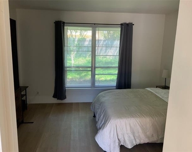 4032 Aragon Drive - Photo Thumbnail 19