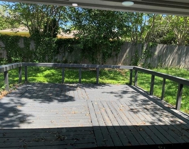 4032 Aragon Drive - Photo Thumbnail 22