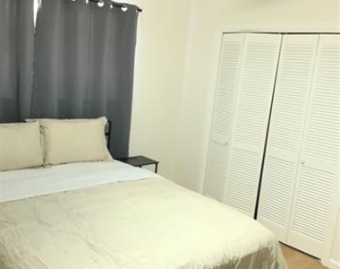 4032 Aragon Drive - Photo Thumbnail 7
