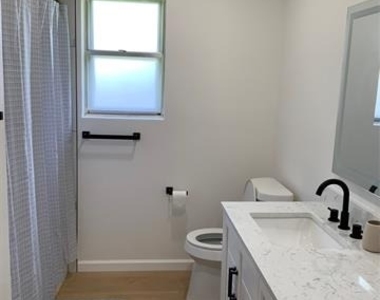 4032 Aragon Drive - Photo Thumbnail 9