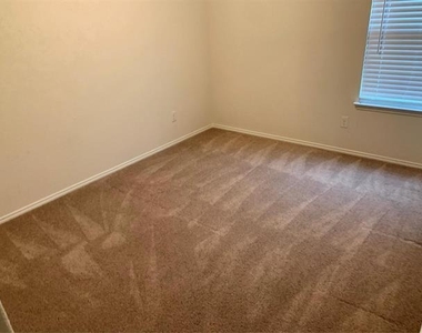 2444 Larimar Drive - Photo Thumbnail 20