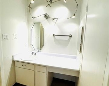 7152 Fair Oaks Avenue - Photo Thumbnail 11