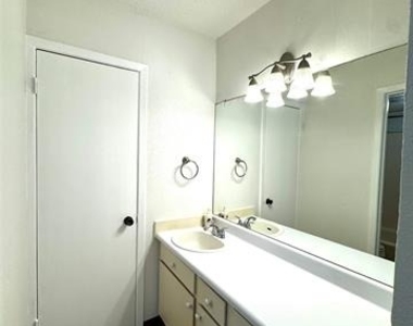 7152 Fair Oaks Avenue - Photo Thumbnail 8