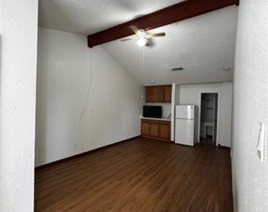 7152 Fair Oaks Avenue - Photo Thumbnail 9