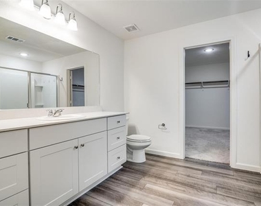731 Yorkshire Drive - Photo Thumbnail 23