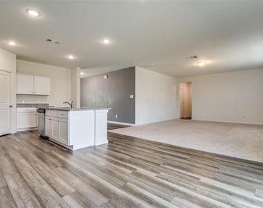 731 Yorkshire Drive - Photo Thumbnail 26