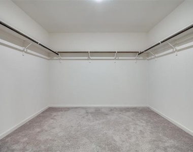 731 Yorkshire Drive - Photo Thumbnail 29