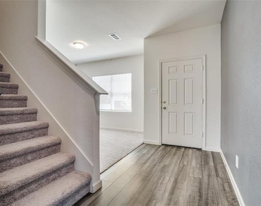 731 Yorkshire Drive - Photo Thumbnail 13
