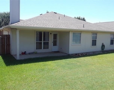 2428 Collier Drive - Photo Thumbnail 18