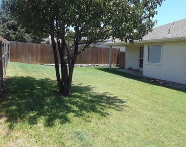 2428 Collier Drive - Photo Thumbnail 20