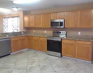 2428 Collier Drive - Photo Thumbnail 15