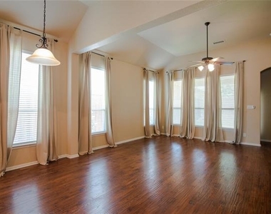 5112 Sweetgum Court - Photo Thumbnail 3
