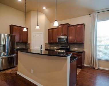 5112 Sweetgum Court - Photo Thumbnail 4