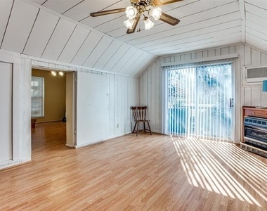 1405 Bluebonnet Drive - Photo Thumbnail 9