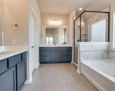 3722 Mighty Oaks Street - Photo Thumbnail 11