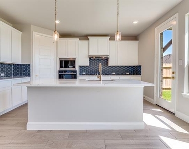 3722 Mighty Oaks Street - Photo Thumbnail 4