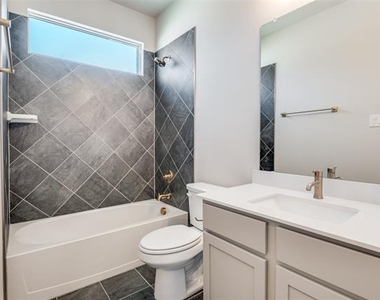 3722 Mighty Oaks Street - Photo Thumbnail 18