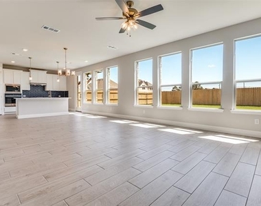 3722 Mighty Oaks Street - Photo Thumbnail 9