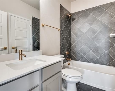 3722 Mighty Oaks Street - Photo Thumbnail 19