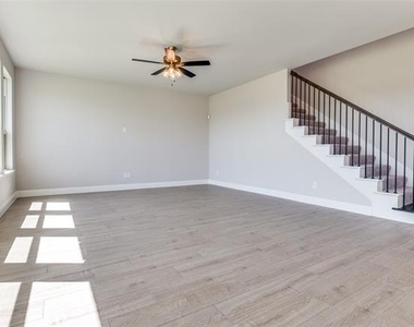 3722 Mighty Oaks Street - Photo Thumbnail 8